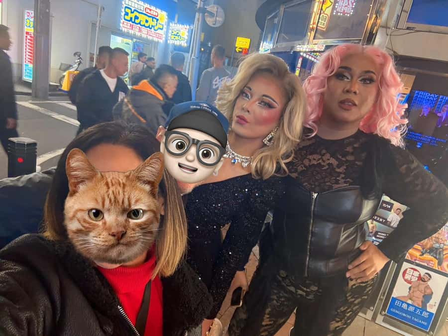 Tokyo:Shinjuku Ni-chome LGBTQ+ Bar Hopping Tour with Guide - The bars: small rooms, different moods