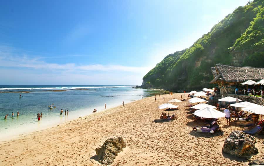 Uluwatu: Beach Club and Cliffside Private Bar Hopping Tour - Afternoon at Savaya Bali