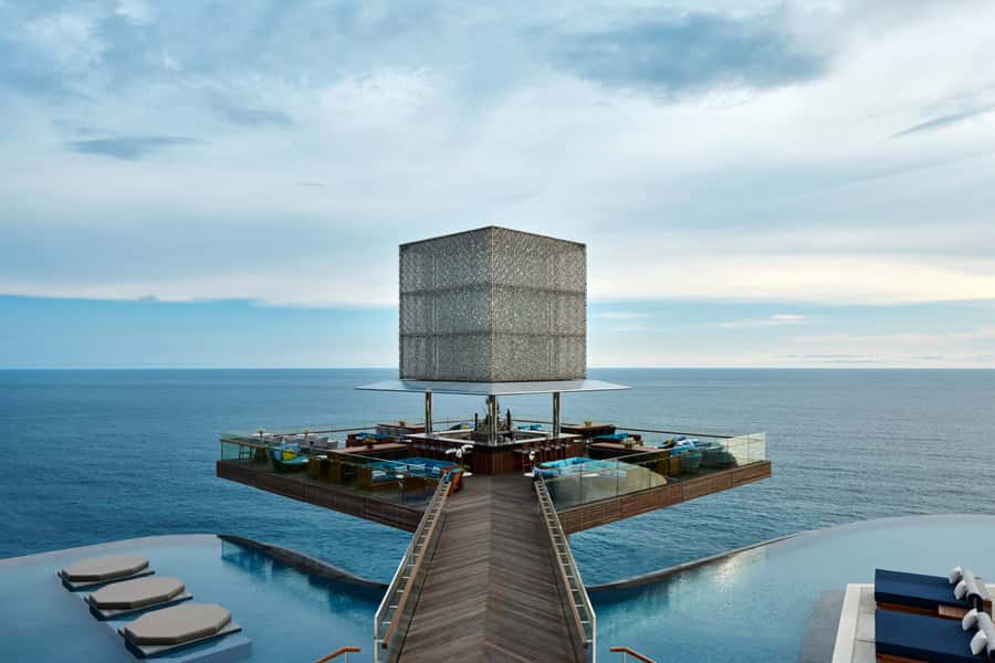 Uluwatu: Beach Club and Cliffside Private Bar Hopping Tour - Should you book the Uluwatu bar-hopping tour?