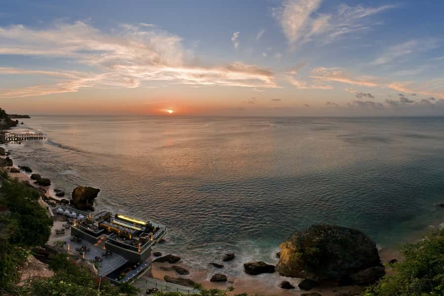 Uluwatu: Beach Club and Cliffside Private Bar Hopping Tour - FAQ