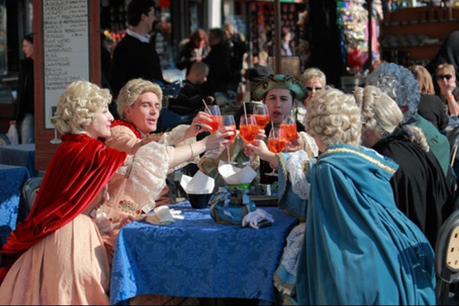 Venice: Venetian Style Carnival Pub Crawl - Key points to know before booking