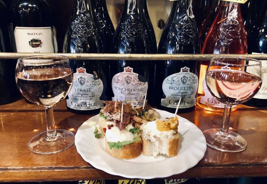 Venice: Venetian Style Carnival Pub Crawl - Who will enjoy this Carnival pub crawl