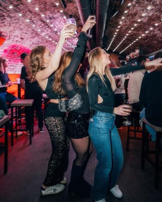 Vienna: Guided Pub Crawl with Club Entry - Who will get the most from this night