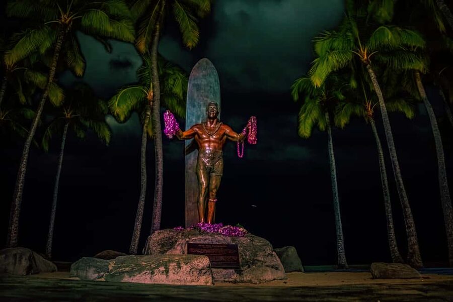 Waikiki Ghosts Boos and Booze Haunted Pub Crawl - Starting outside Aloha Beer