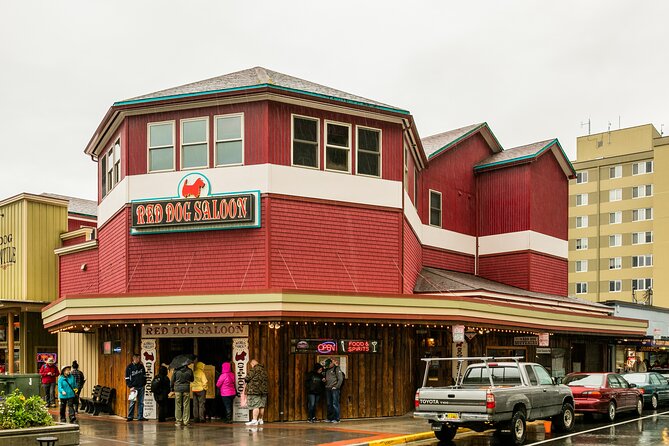 Walking Pub Crawl in Downtown Juneau - Group size, language, and general access