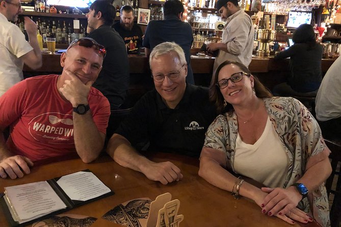 Walking Tour: Historic Chicago Pubs in River North and the Loop - What the $65 price really covers
