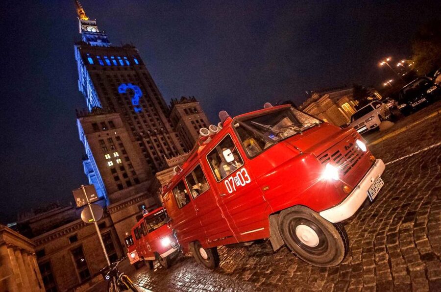 Warsaw: Evening History and Pubs Tour by Retro Minibus - The Pavilions: small bars with a student edge