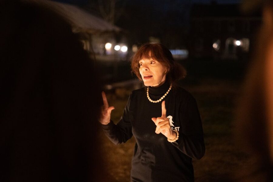 Washington DC: Ghosts Boos and Booze Haunted Pub Crawl - A word about ghosts, photographs, and expectations