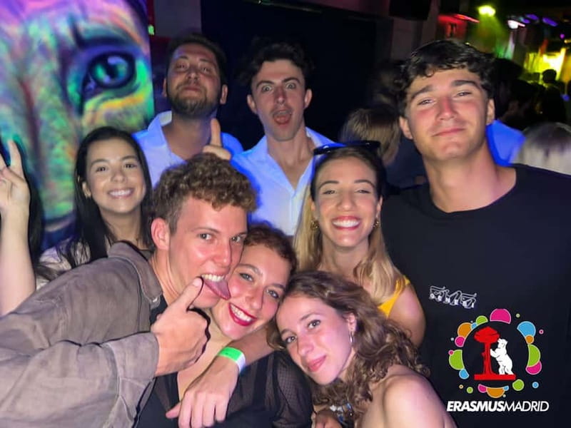 Wild Night Pub Crawl: Free Shots, Games & VIP Club Entry! - The 3.5-hour schedule and the return plan
