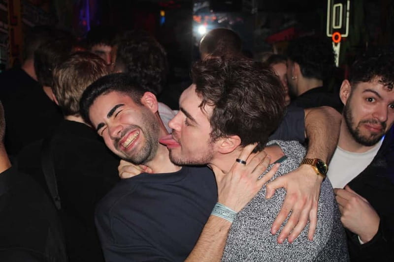 Wild Night Pub Crawl: Free Shots, Games & VIP Club Entry! - Should you book the Wild Night Pub Crawl?
