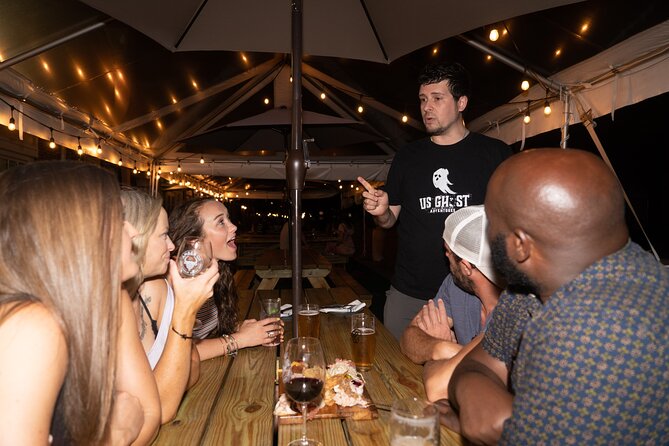 Williamsburg Ghosts and Brews Haunted Pub Crawls - A ghost tour with a Williamsburg bar tab