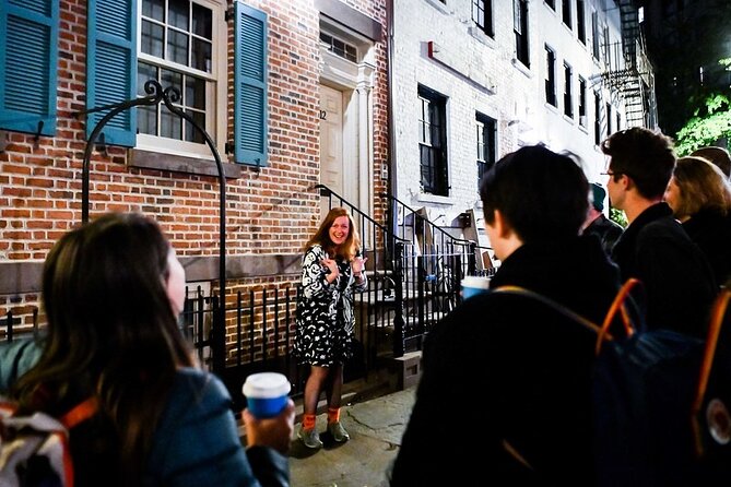 Williamsburg Ghosts and Brews Haunted Pub Crawls - Stop one: Hound’s Tale and the first spooky story