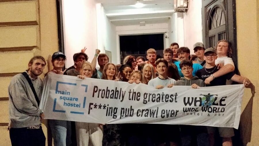 Zagreb: Pub Crawl, 1-Hour of Unlimited Drinks, & Club Entry - Finishing at a Zagreb club